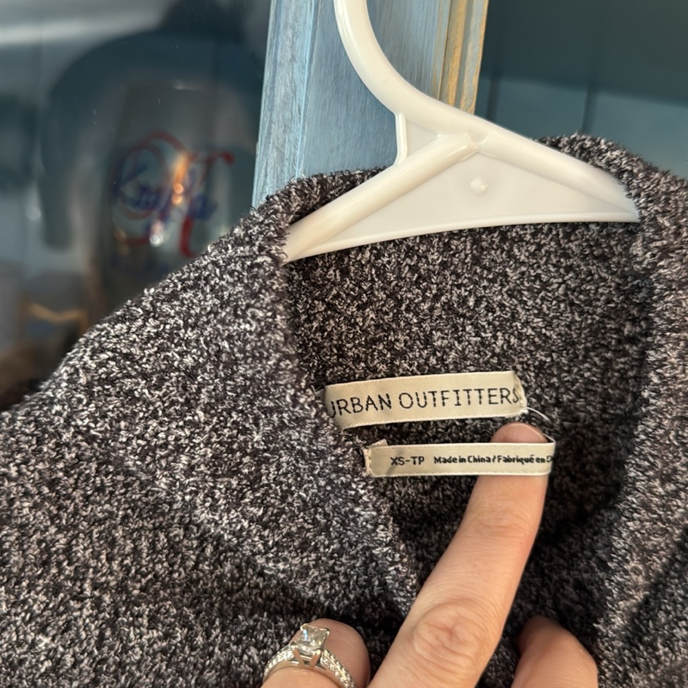 Urban outfitters sweater xs - Picture 4 of 4
